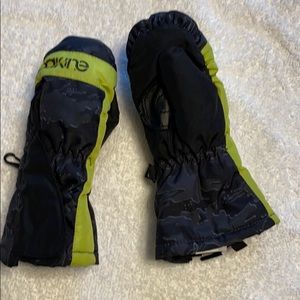 Dakine toddler mittens